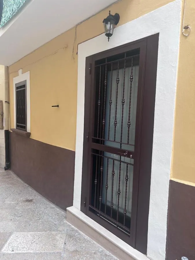 Sisters residence Bari 0*,  Italia